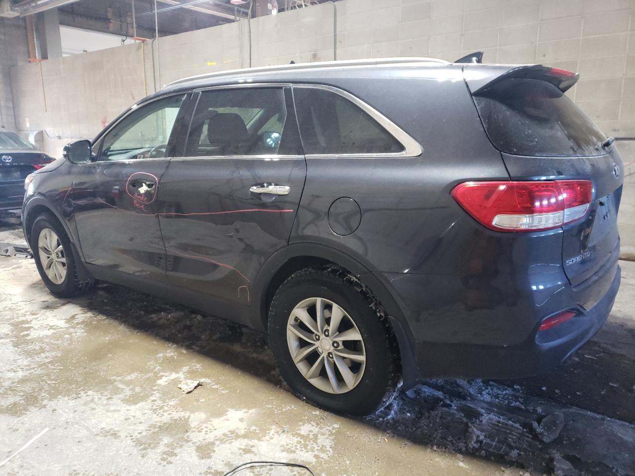 2016 Kia Sorento - Image 2