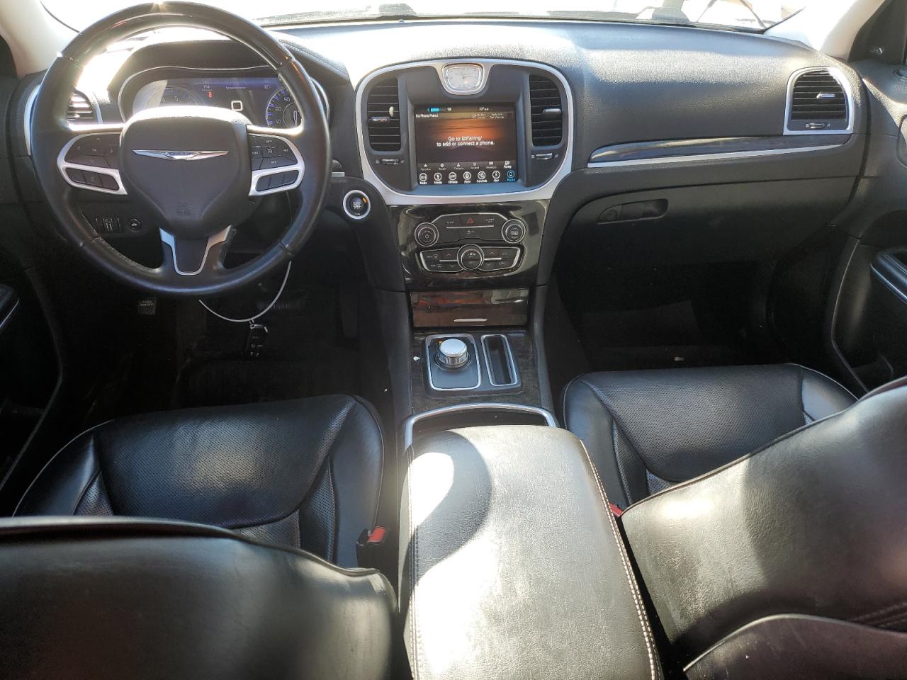 2018 Chrysler 300 - Image 8