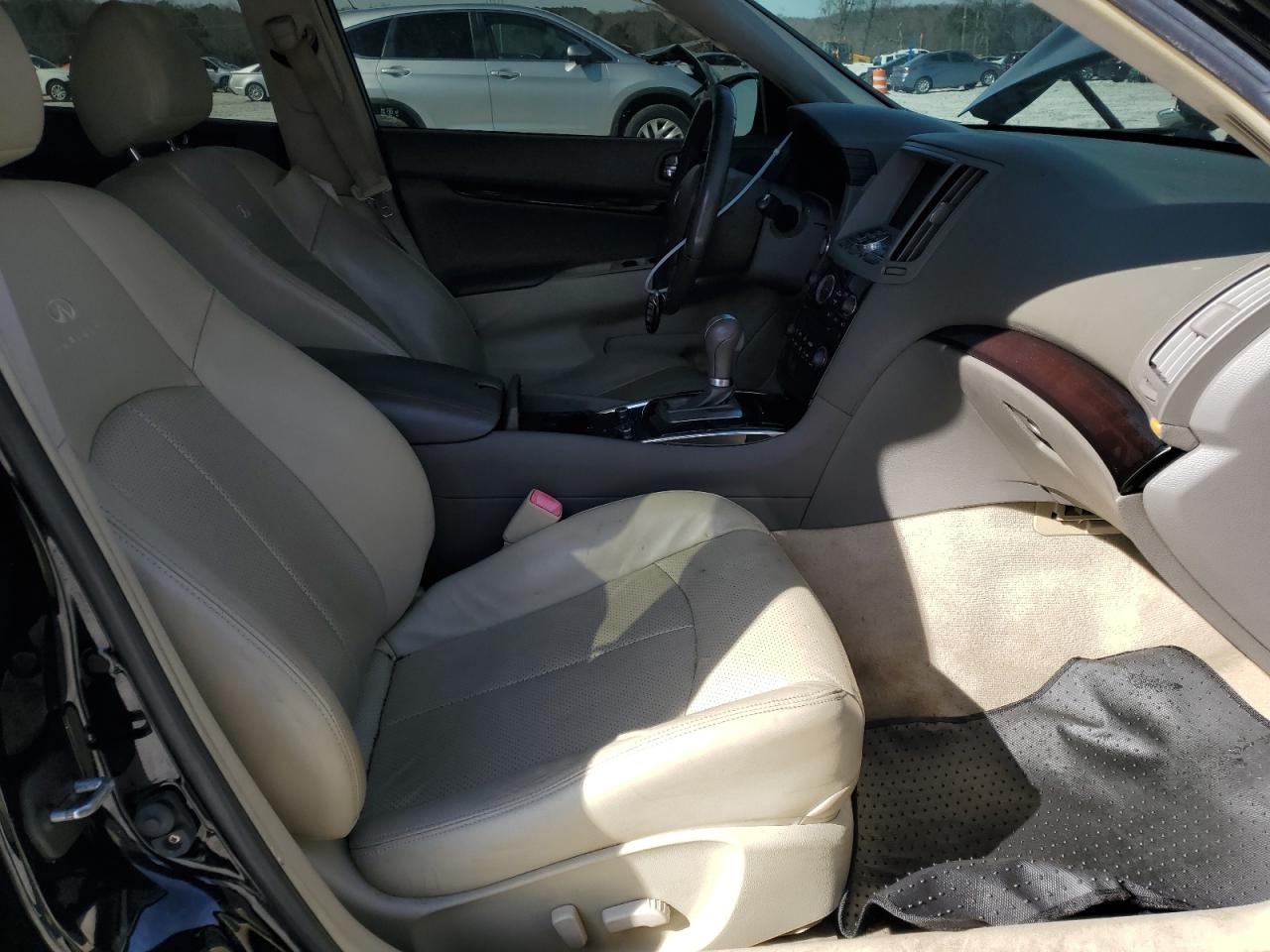 2011 Infiniti G - Image 7