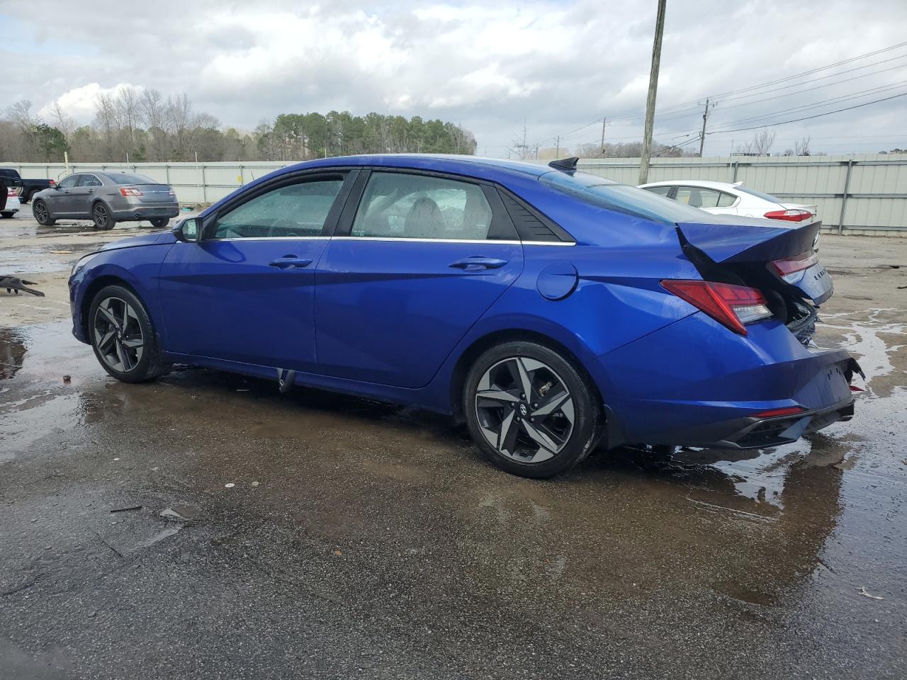 2023 Hyundai Elantra - Image 2