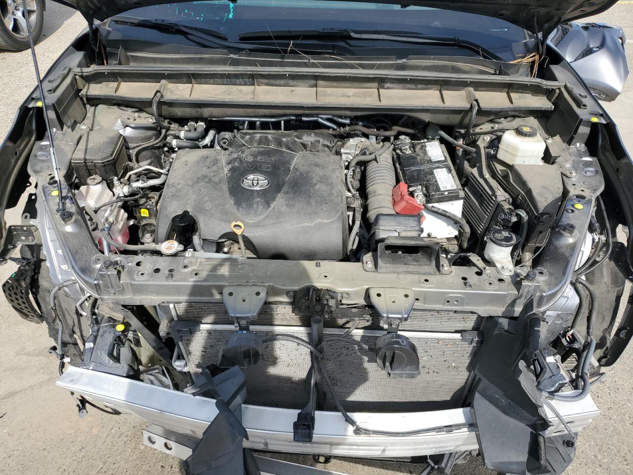 2021 Toyota Highlander - Image 12