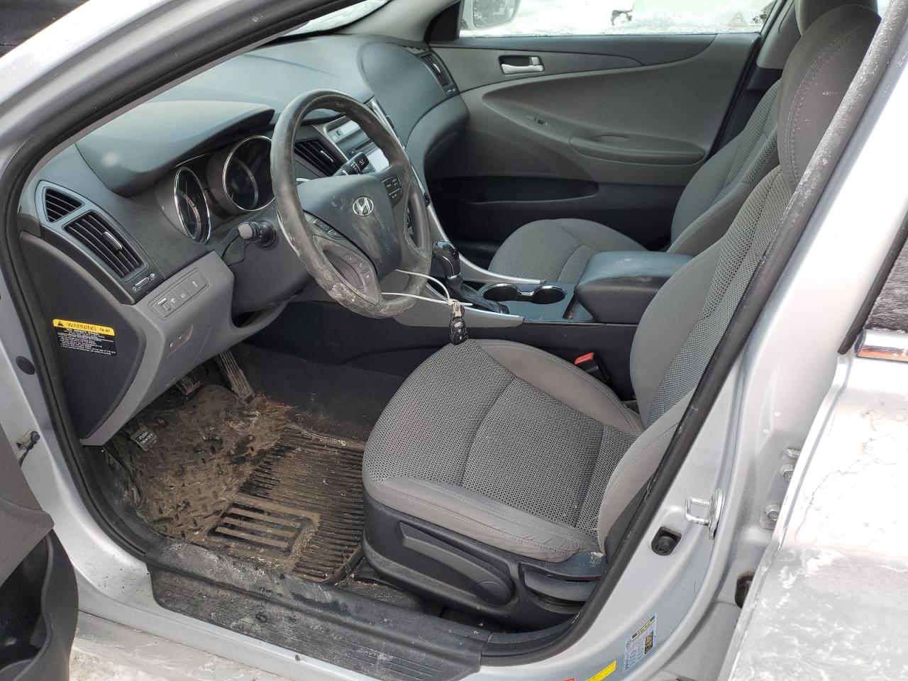 2012 Hyundai Sonata - Image 7