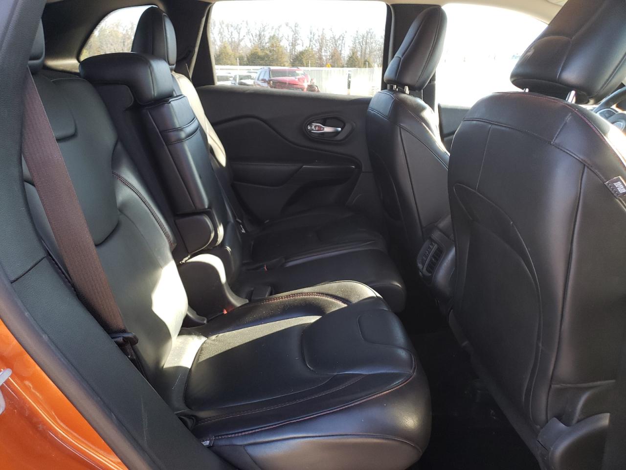 2015 Jeep Cherokee - Image 11