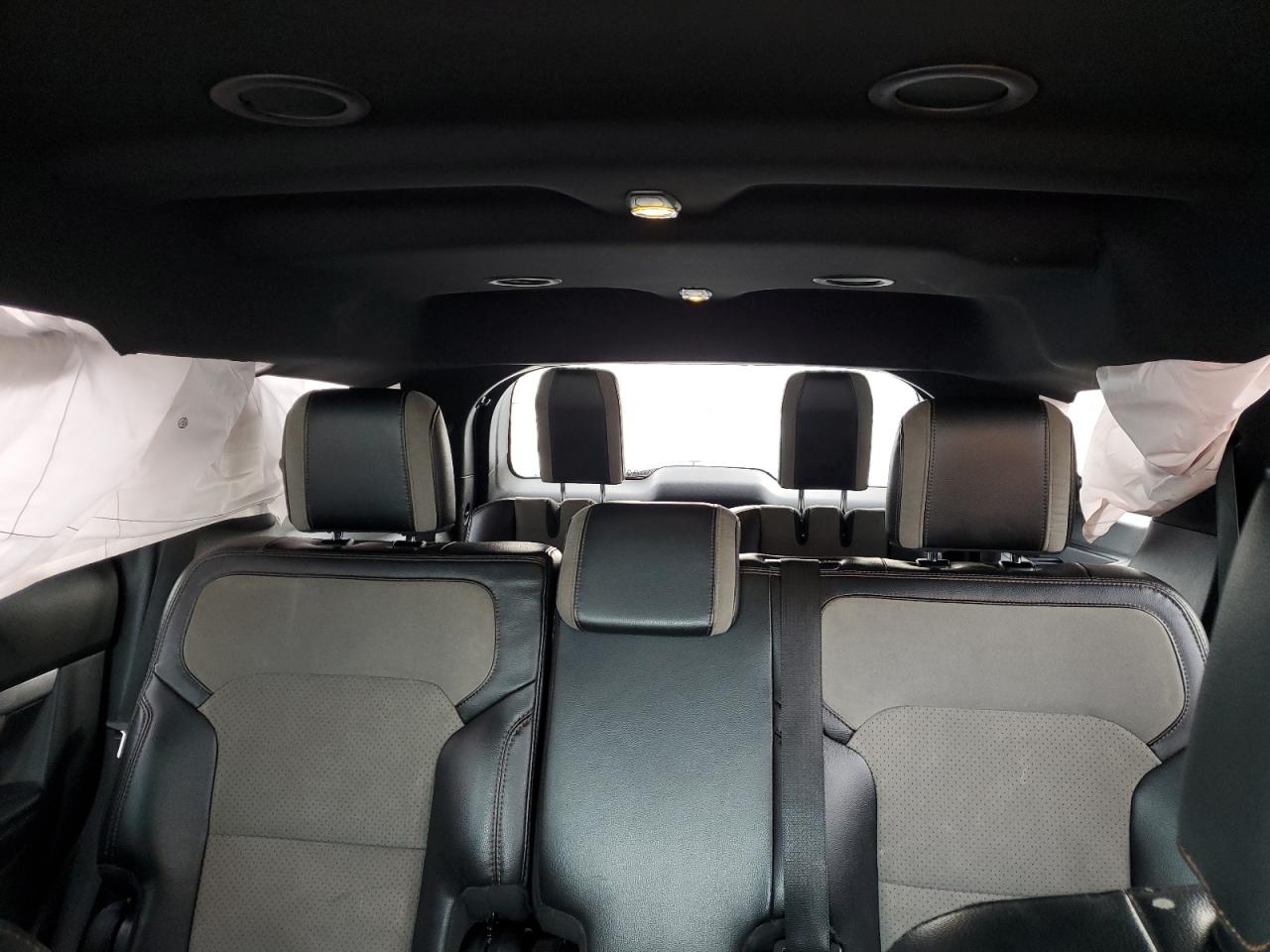 2017 Ford Explorer - Image 10