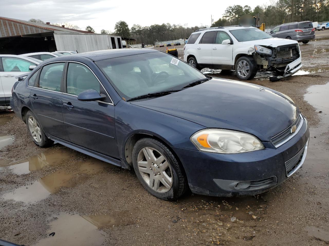 2011 Chevrolet Impala - Image 4