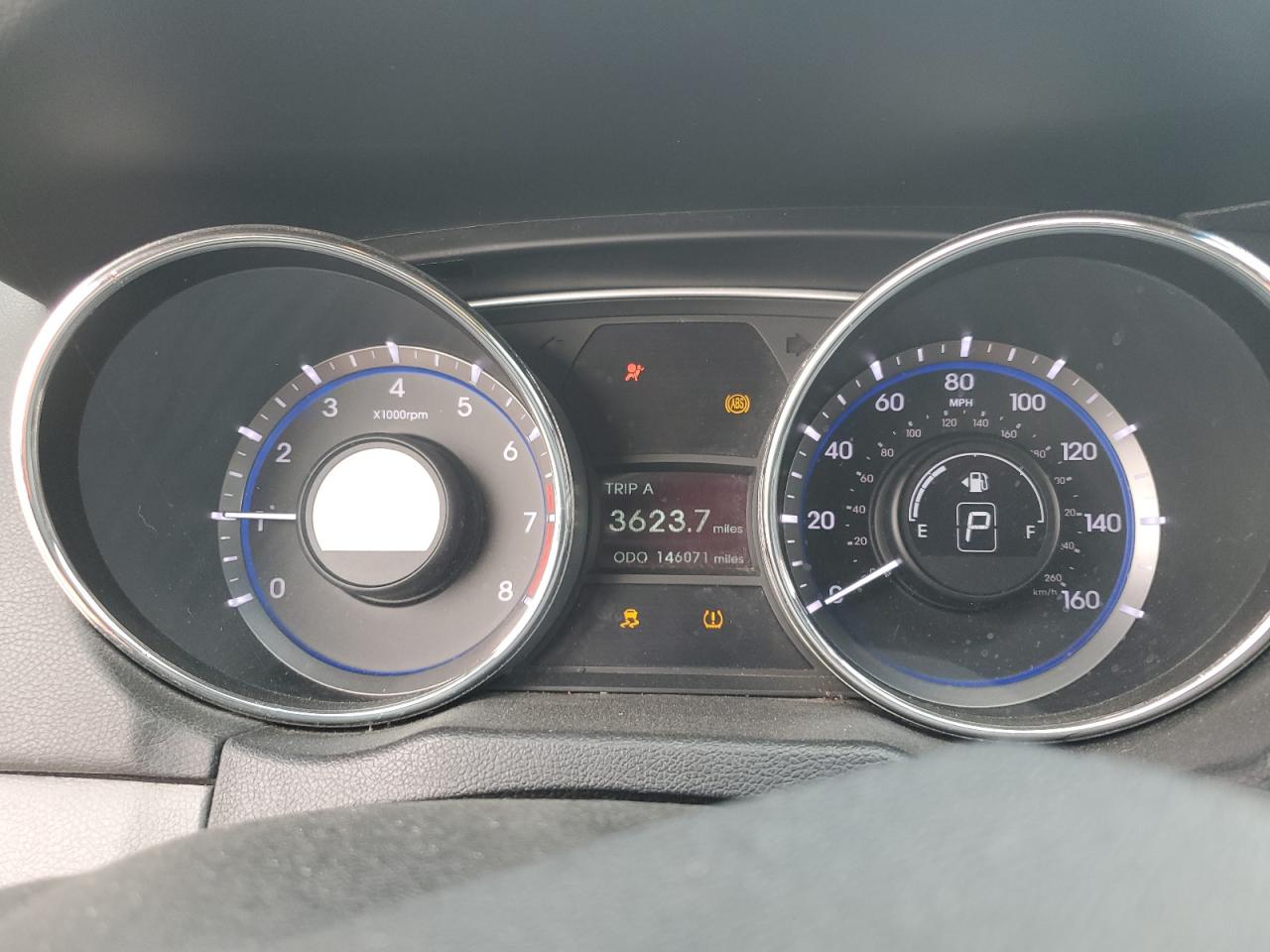 2011 Hyundai Sonata - Image 9