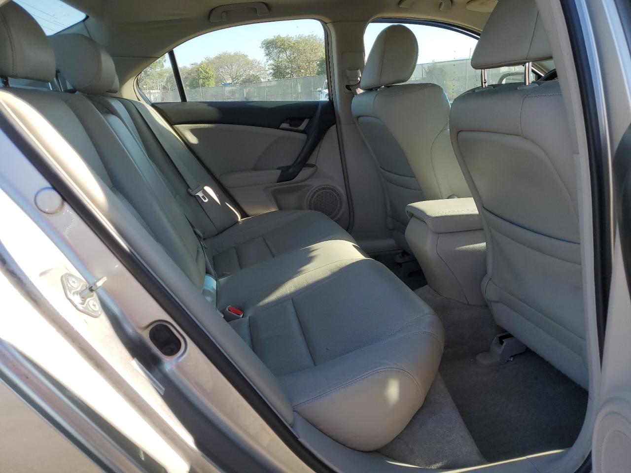 2010 Acura TSX - Image 10
