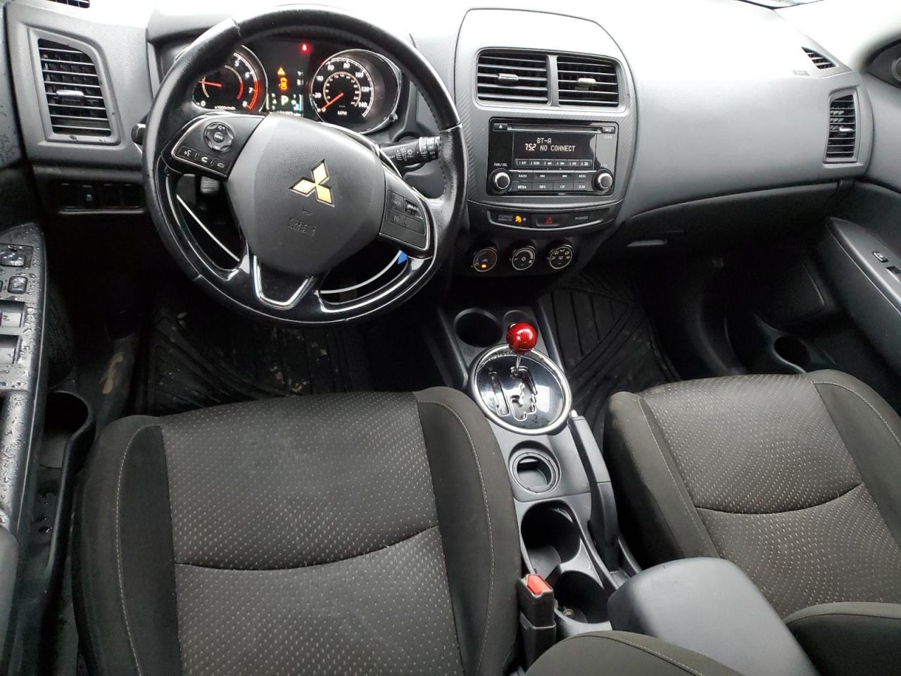 2016 Mitsubishi Outlander - Image 8