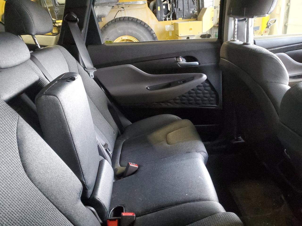 2019 Hyundai Santa Fe - Image 11