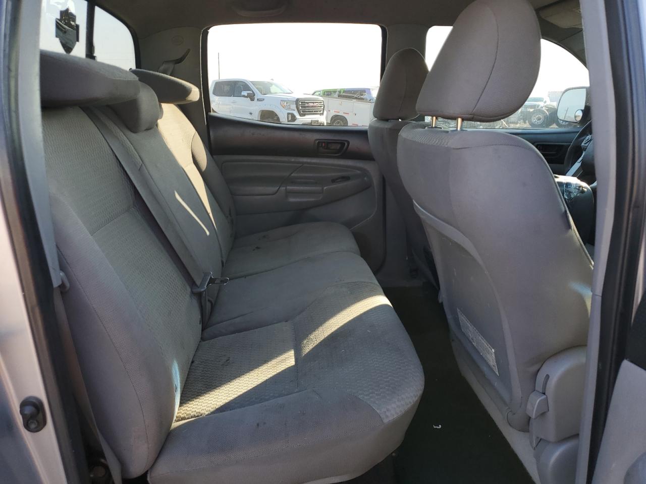 2014 Toyota Tacoma - Image 11