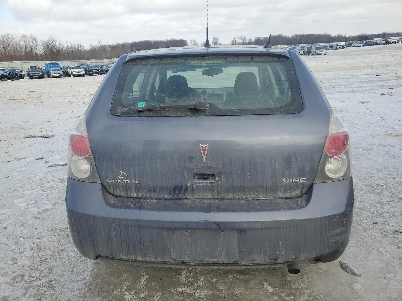 2010 Pontiac Vibe - Image 6