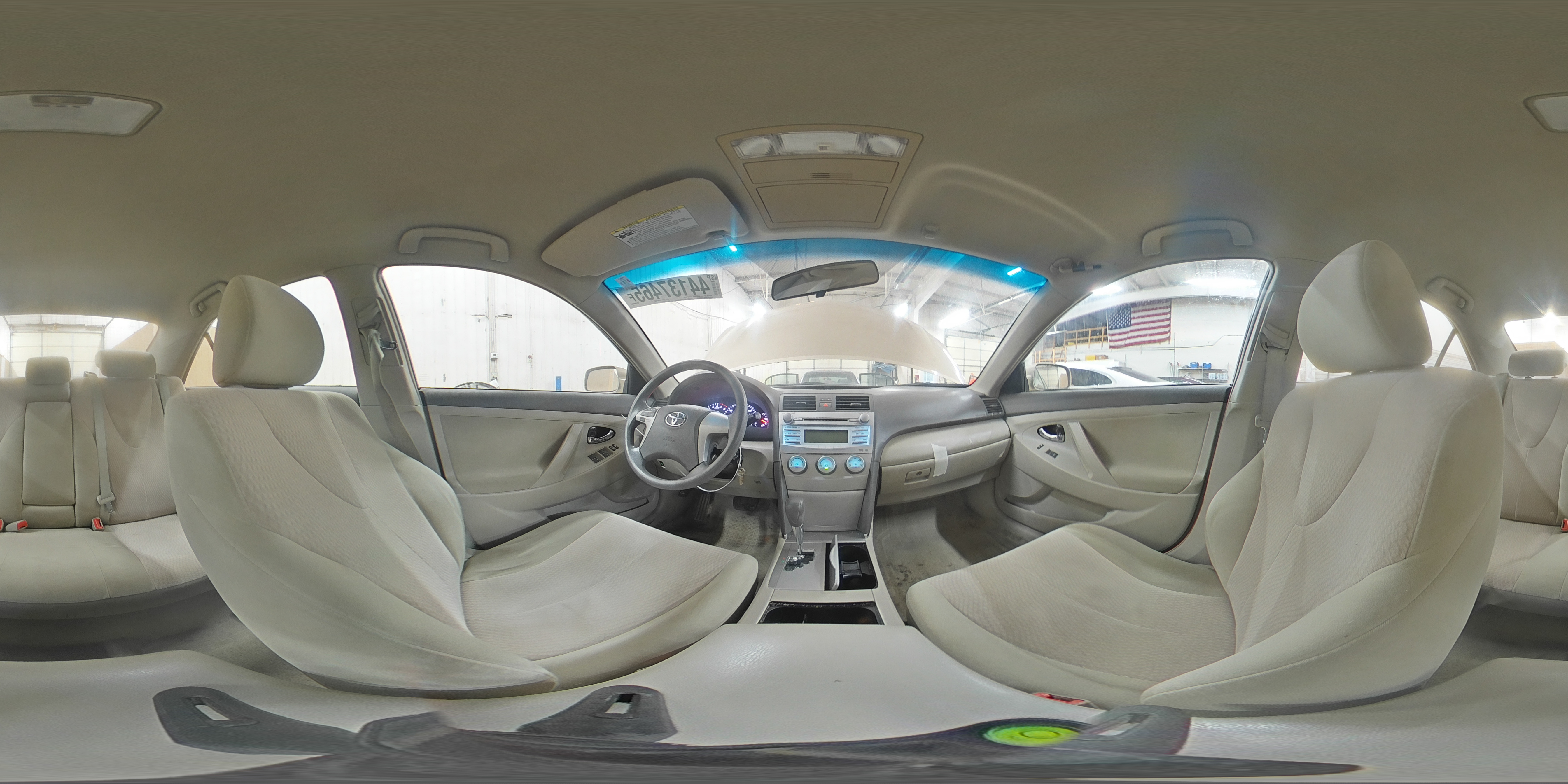 2010 Toyota Camry - Image 13