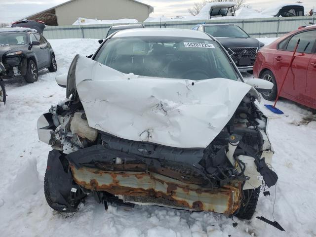  FORD FIESTA 2018 Белый