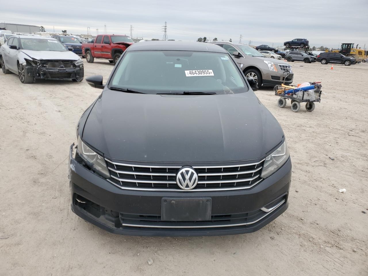 2016 Volkswagen Passat - Image 5