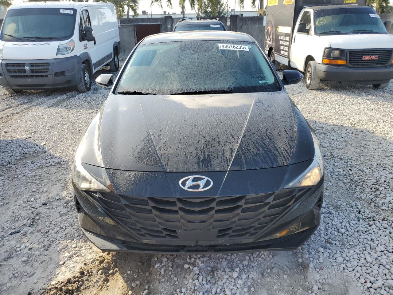 2022 Hyundai Elantra - Image 5