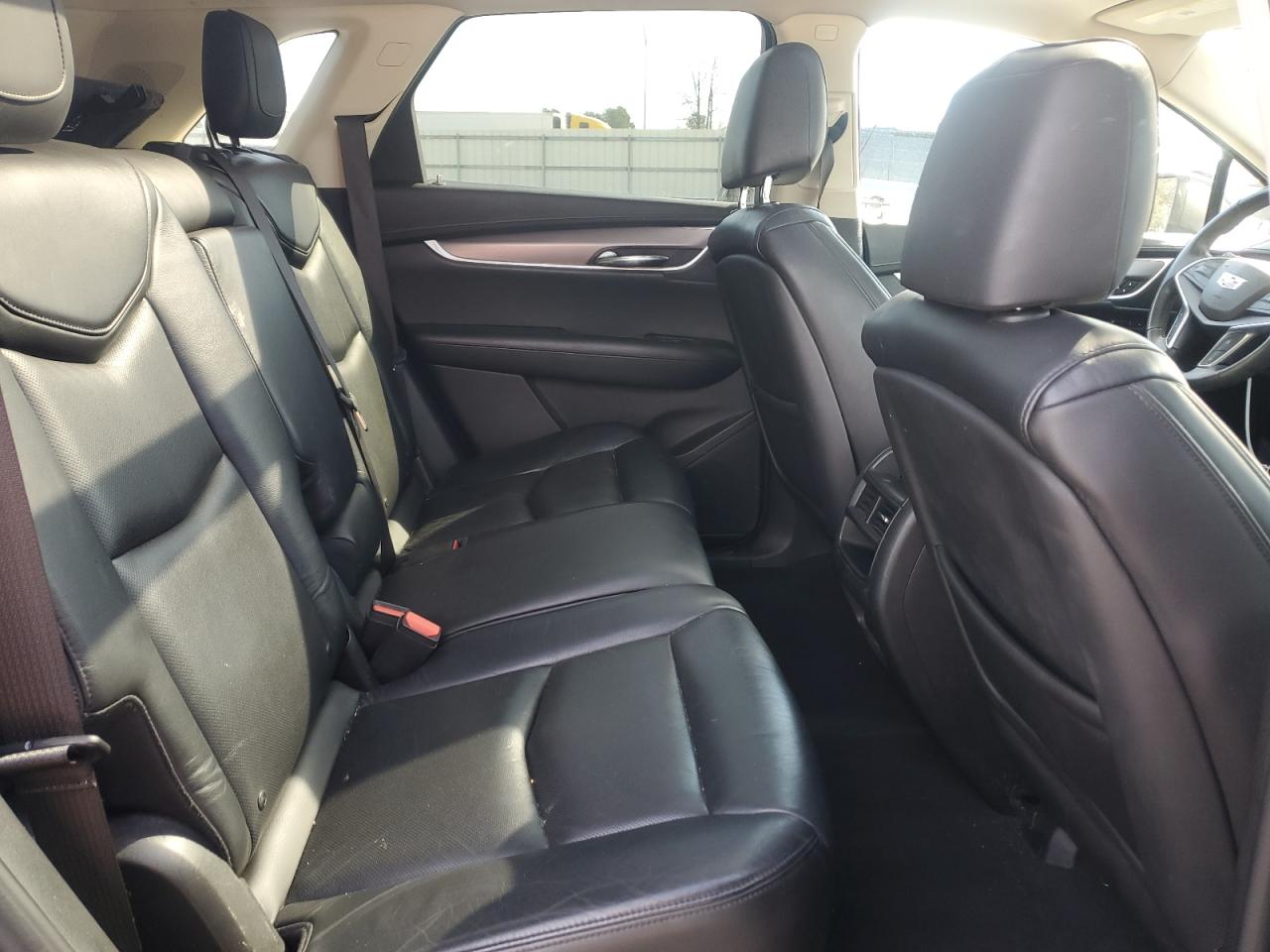 2017 Cadillac XT5 - Image 11