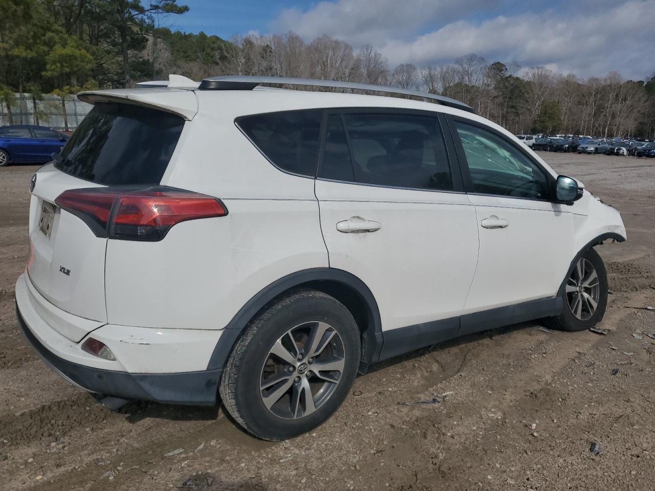 2016 Toyota RAV 4 - Image 3