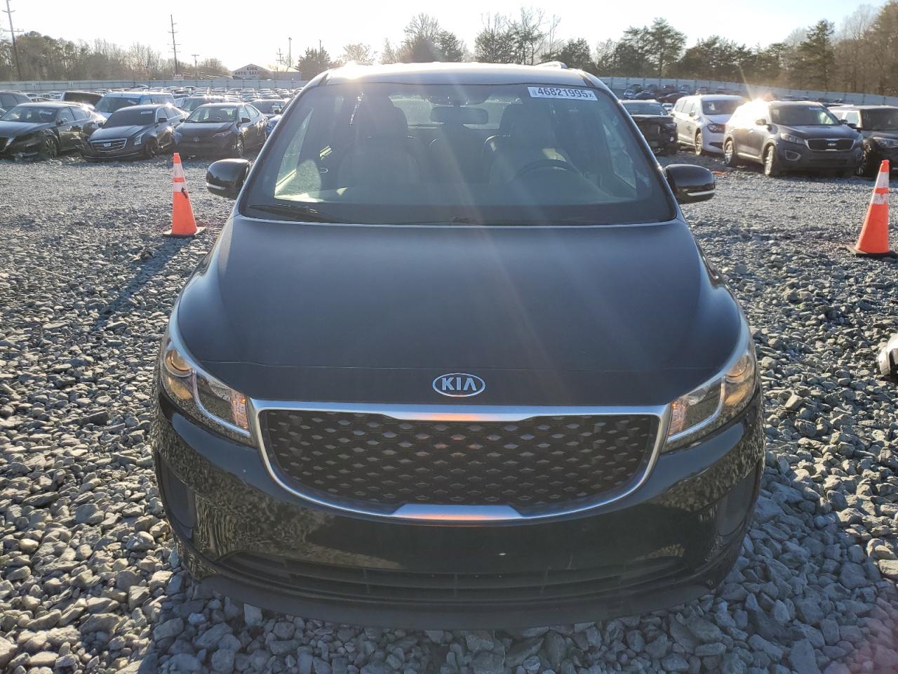 2017 Kia Sedona - Image 5