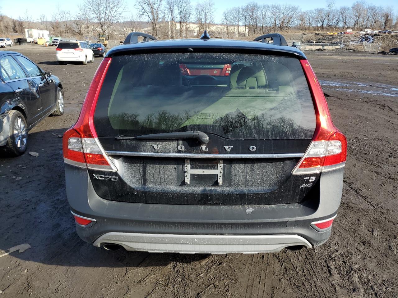 2016 Volvo XC70 - Image 6