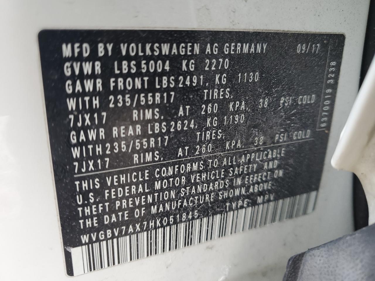 2017 Volkswagen Tiguan - Image 14