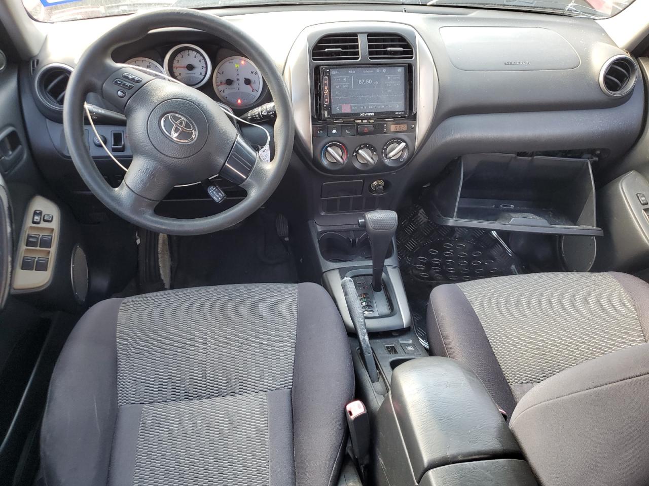 2004 Toyota RAV 4 - Image 8