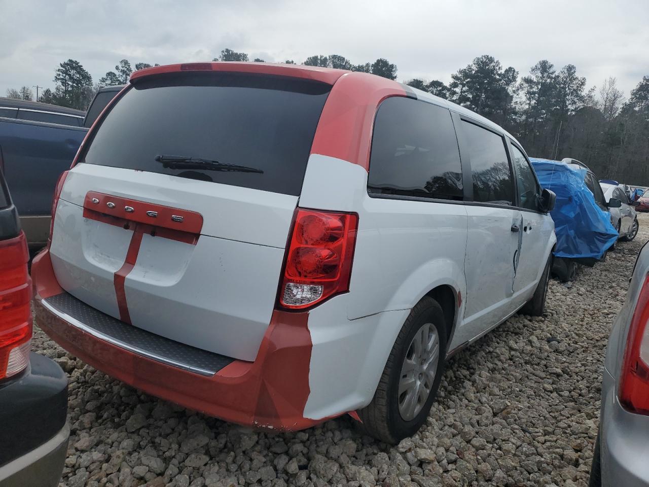 2020 Dodge Caravan - Image 3