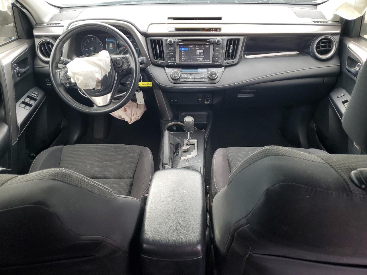 2017 Toyota RAV 4 - Image 8
