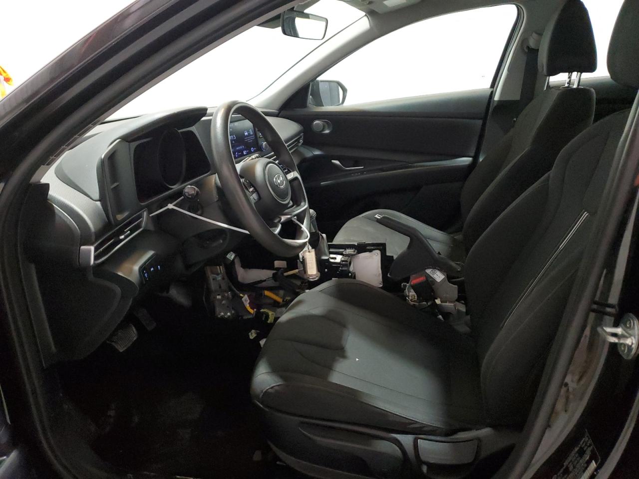 2021 Hyundai Elantra - Image 7