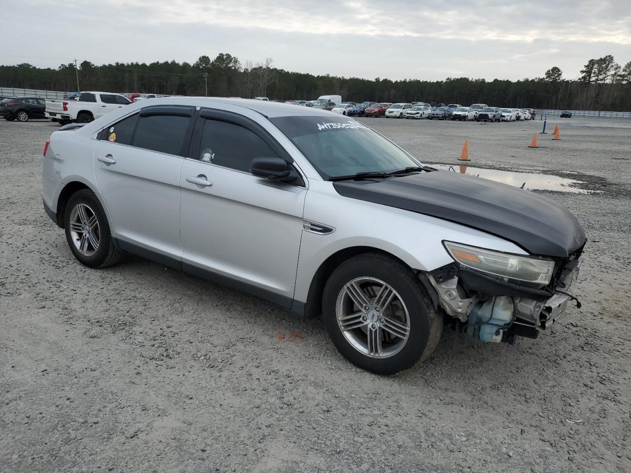 2015 Ford Taurus - Image 4