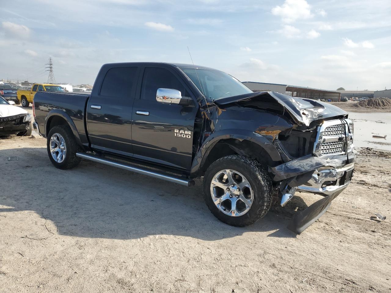 2015 RAM 1500 - Image 4
