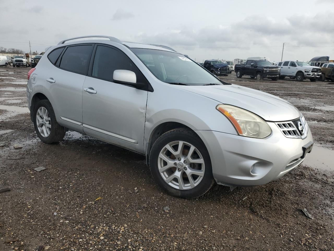 2011 Nissan Rogue - Image 4