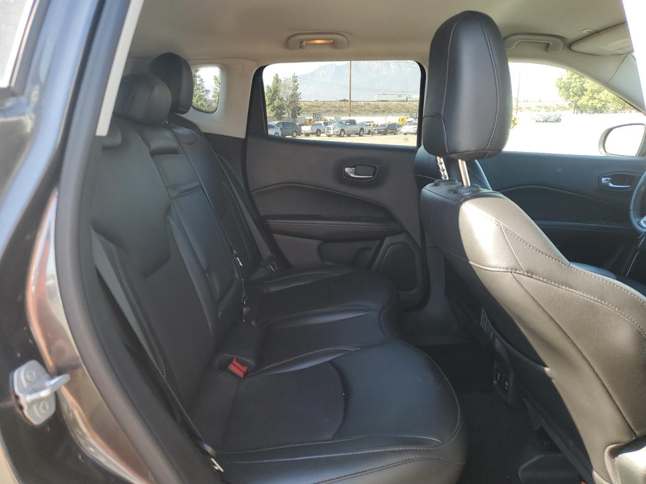 2019 Jeep Compass - Image 11