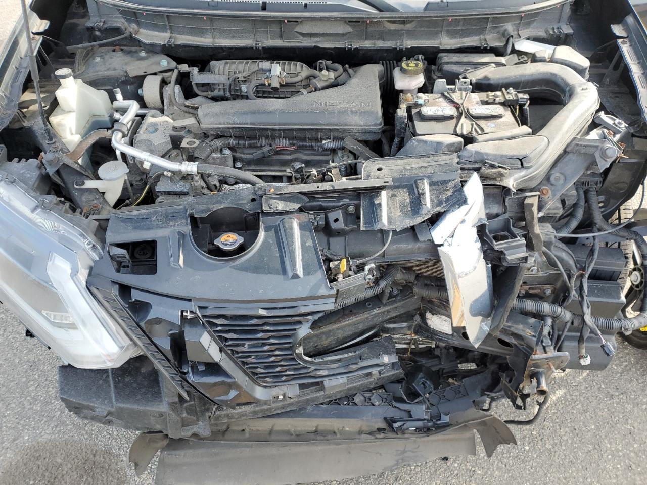 2018 Nissan Rogue - Image 14