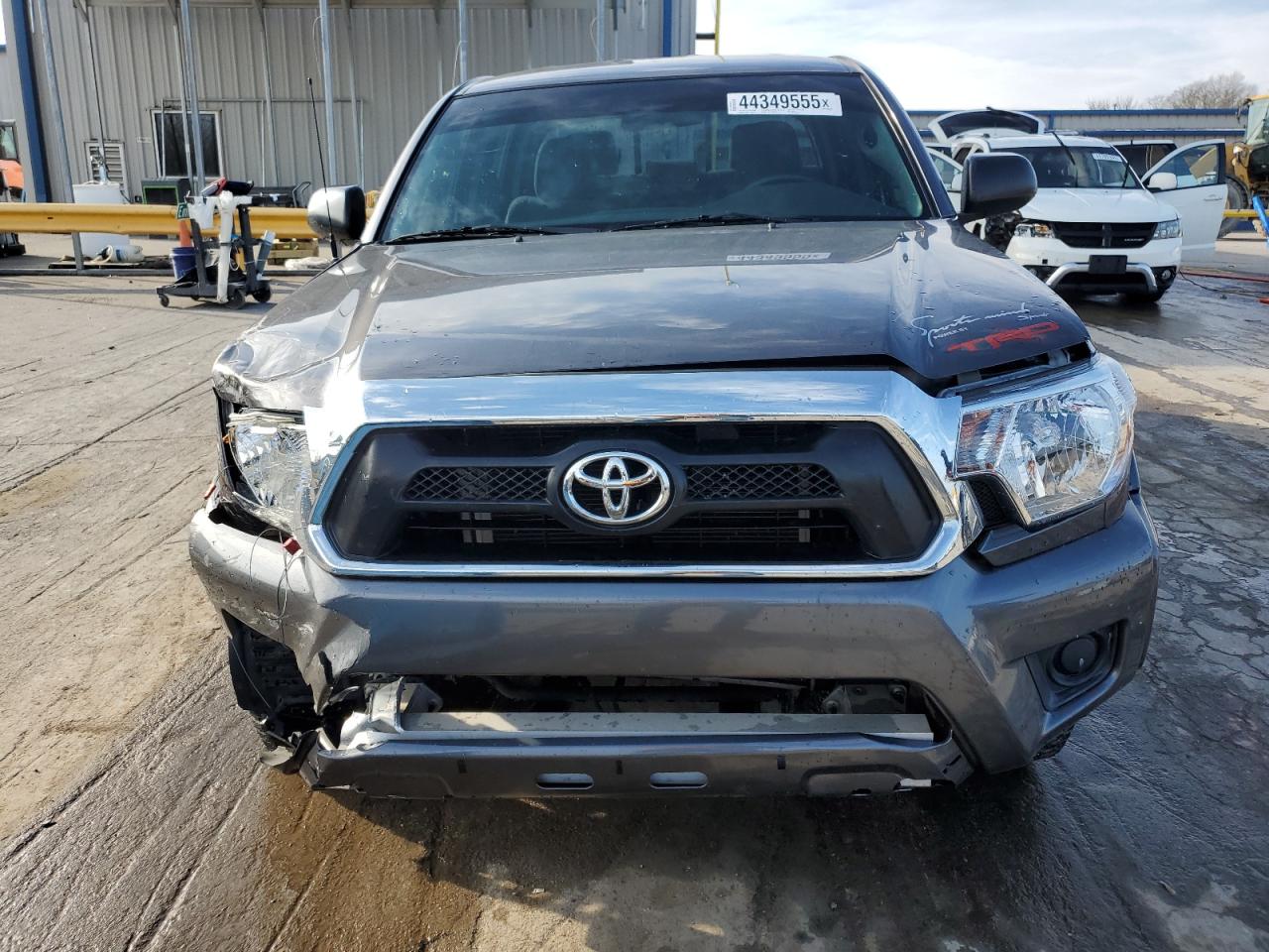 2015 Toyota Tacoma - Image 5