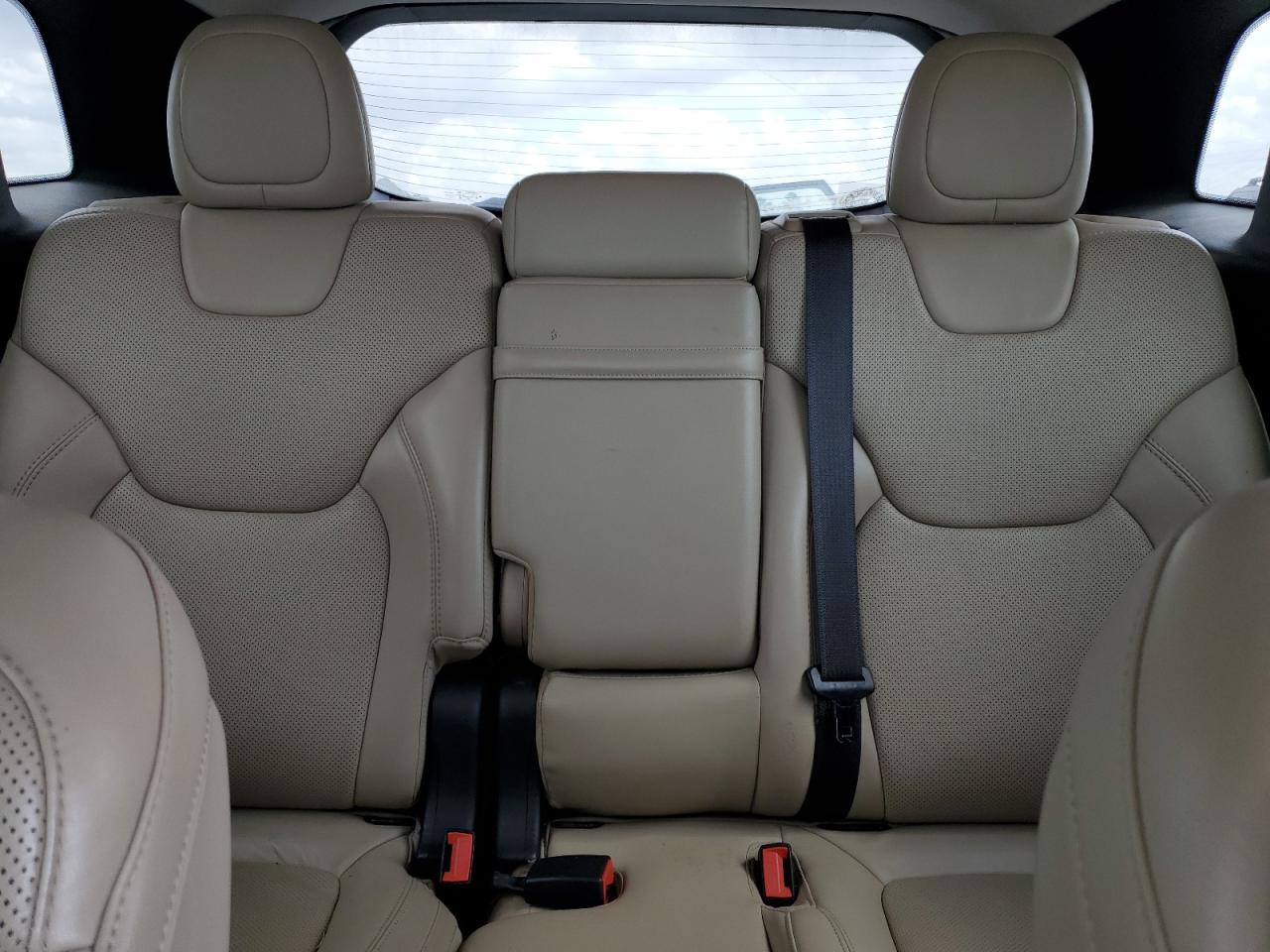 2015 Jeep Grand Cherokee - Image 10