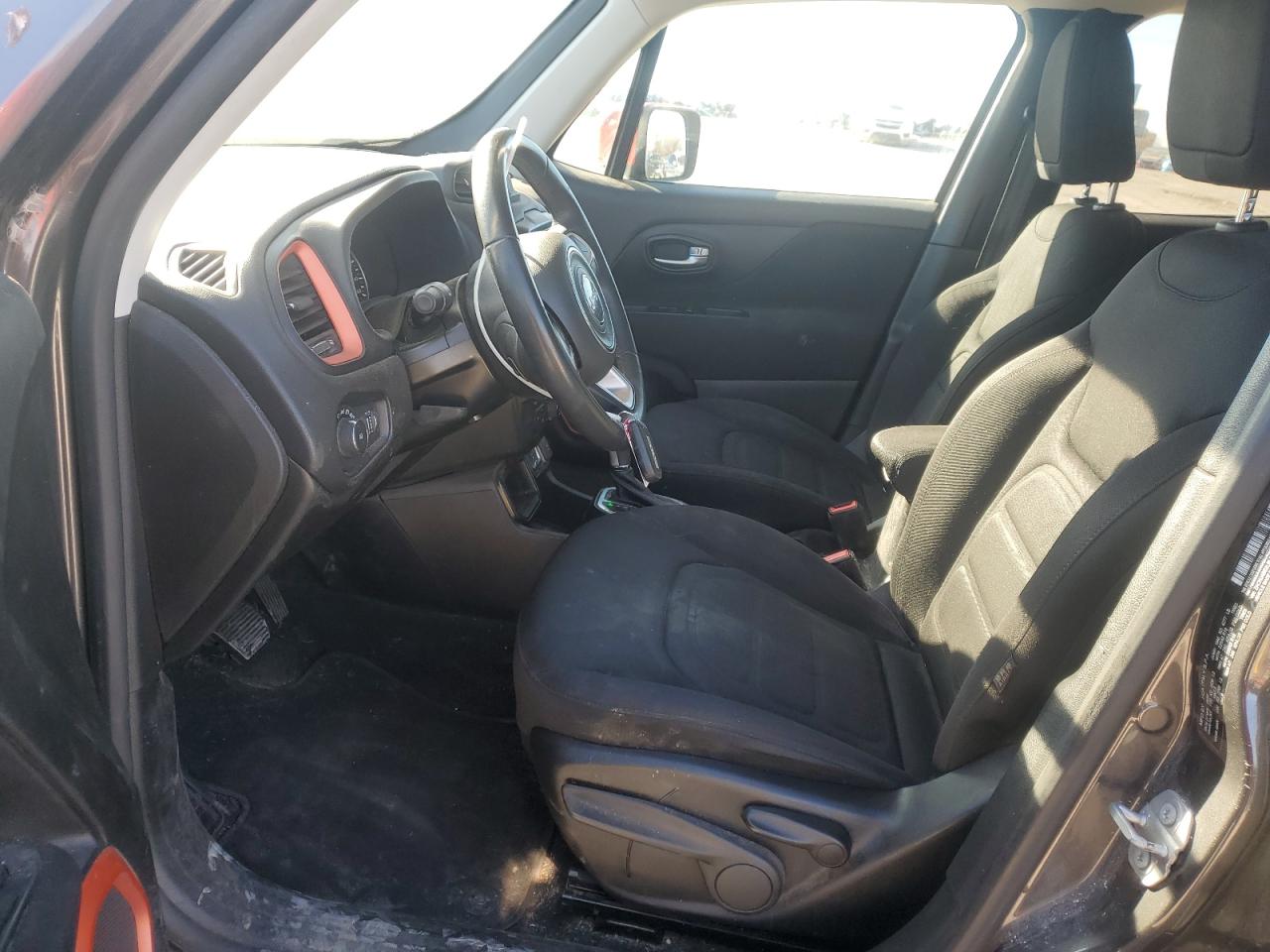 2020 Jeep Renegade - Image 7
