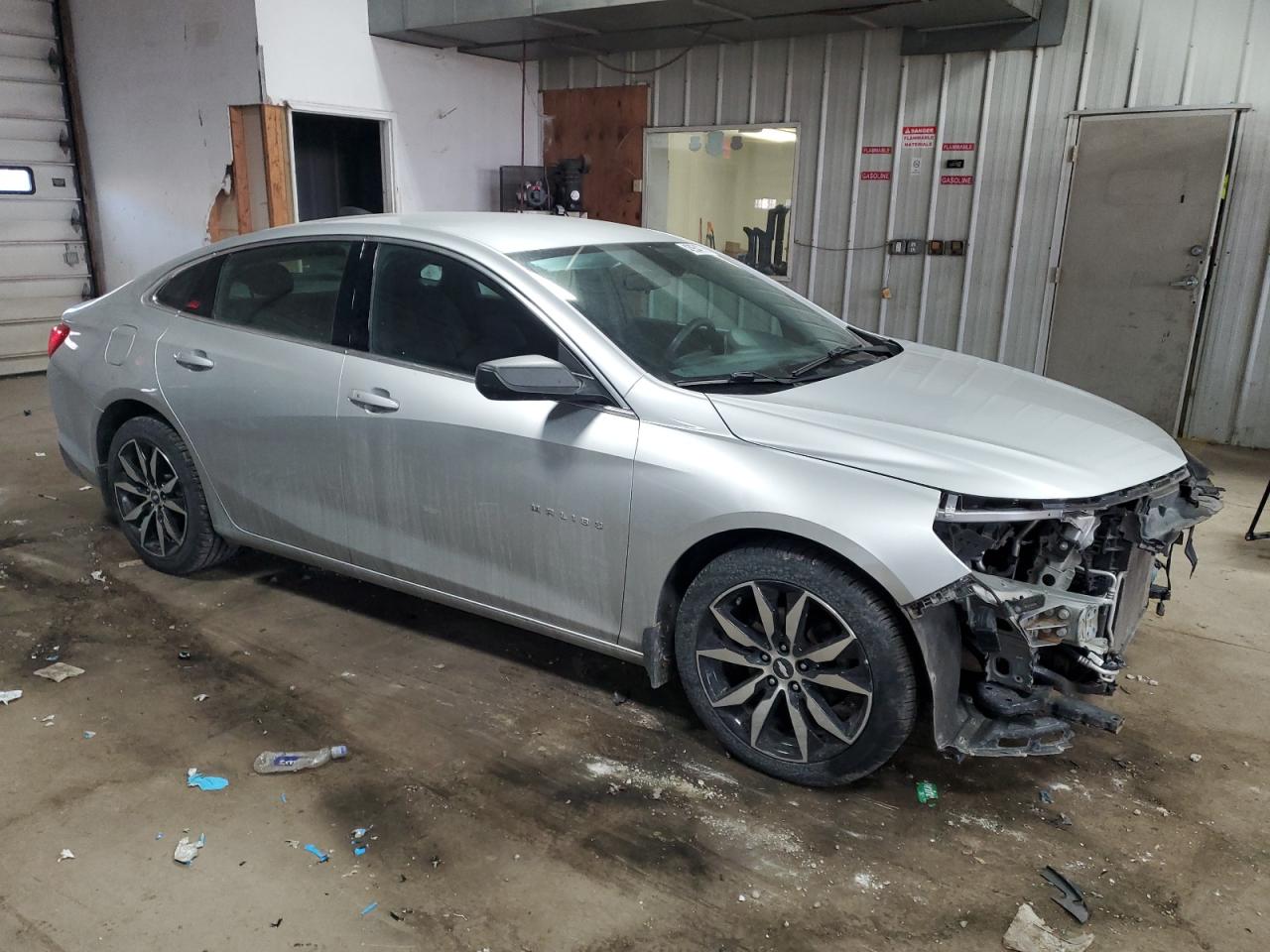 2017 Chevrolet Malibu - Image 4
