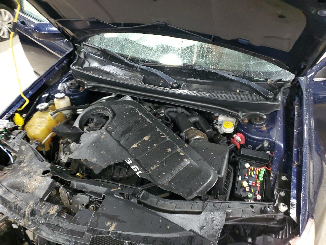 2013 Chrysler 200 - Image 13