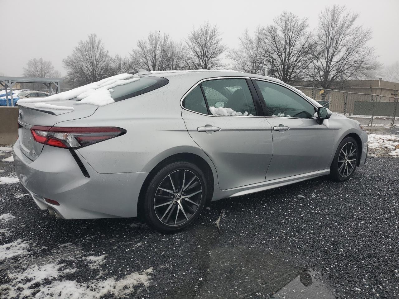 2021 Toyota Camry - Image 3