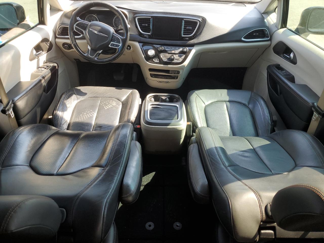 2020 Chrysler Pacifica - Image 8