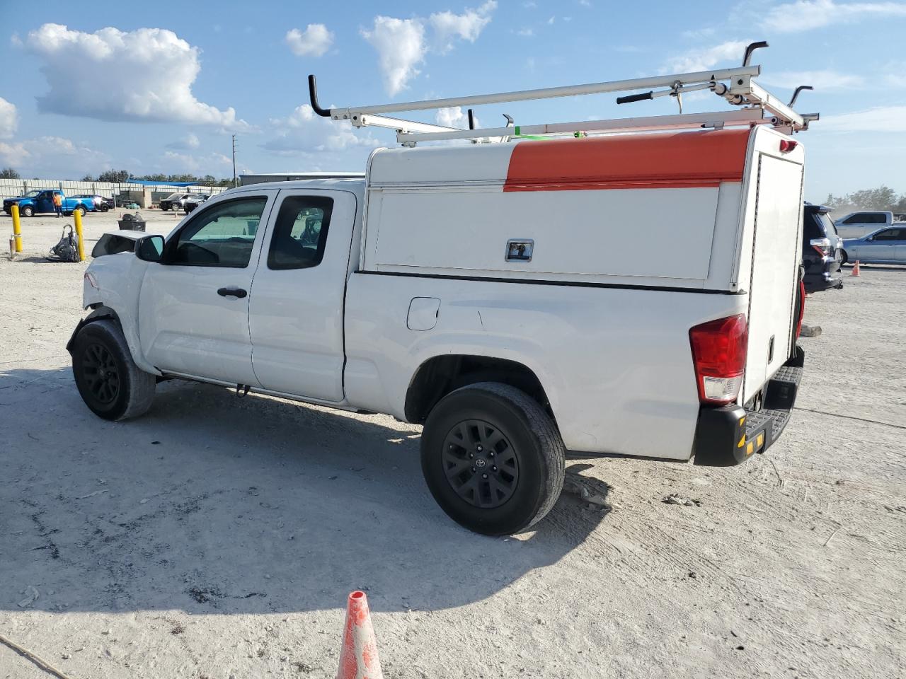 2016 Toyota Tacoma - Image 2