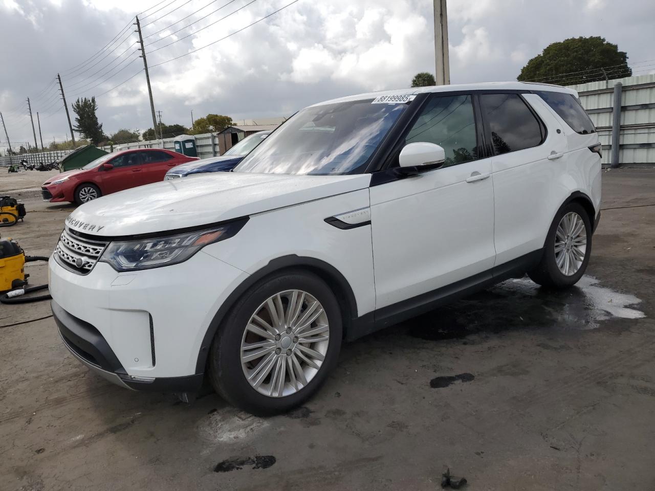 2019 Land Rover Discovery - Image 1