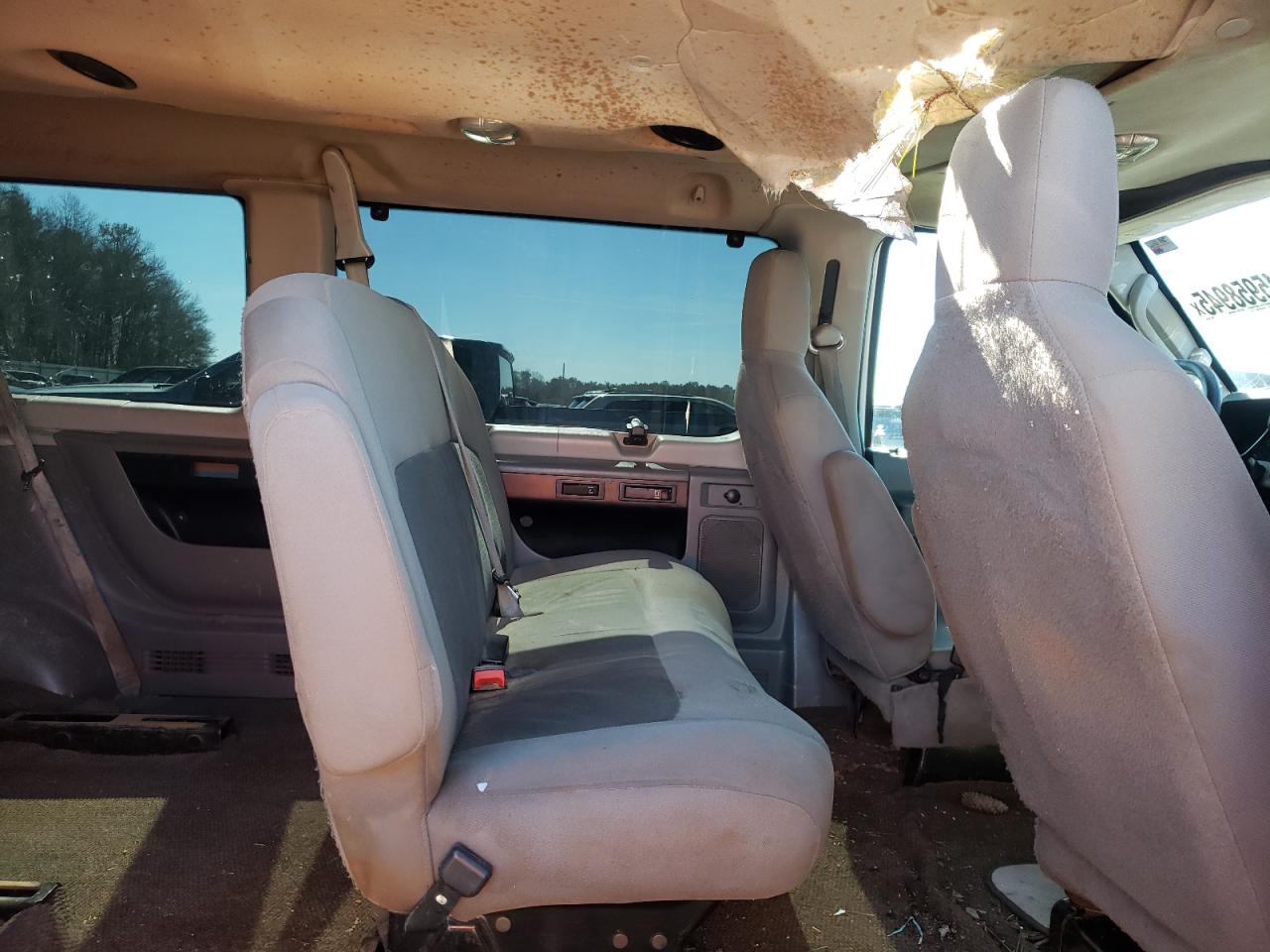 2014 Ford Econoline - Image 11