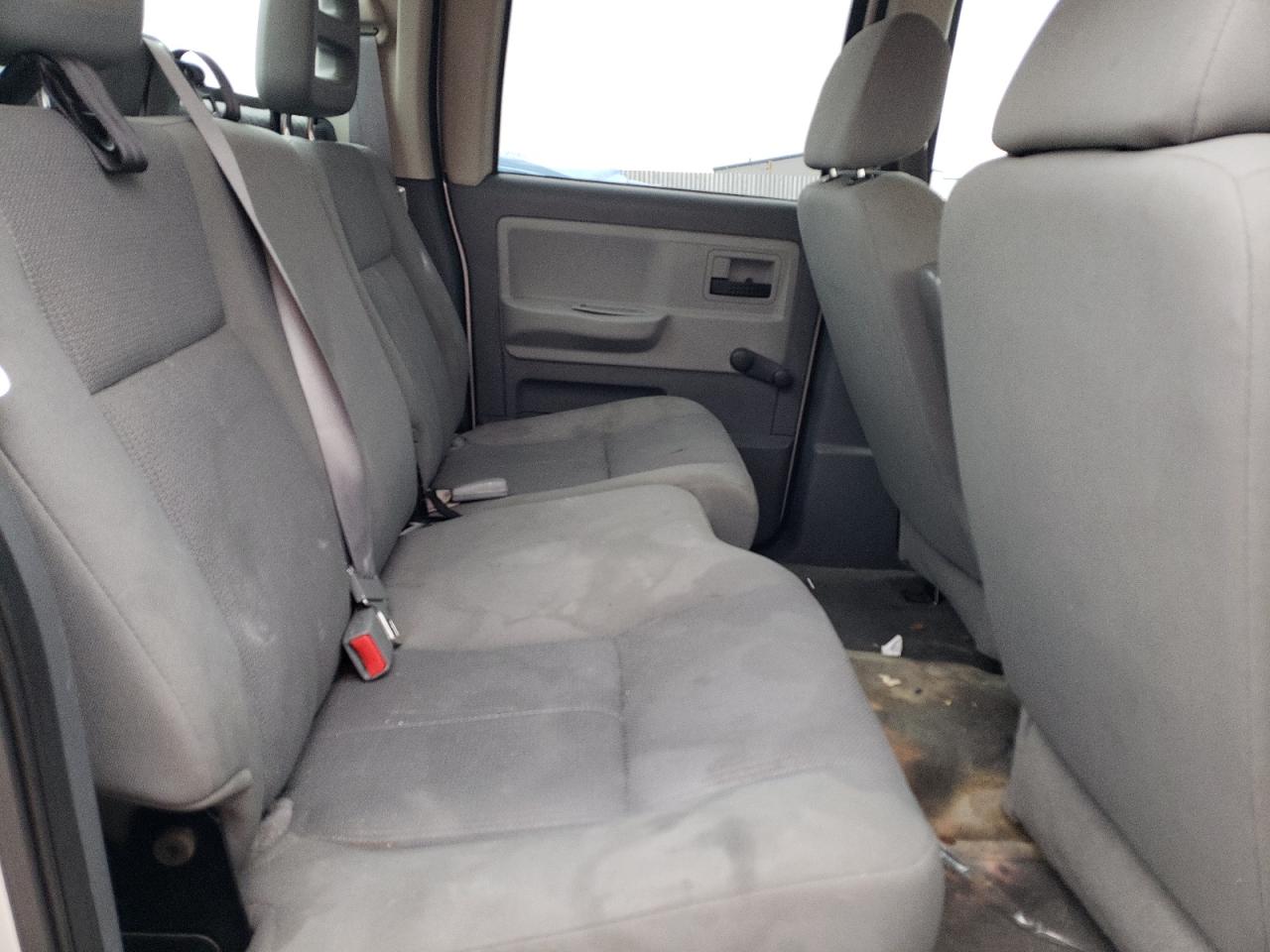 2006 Dodge Dakota - Image 11