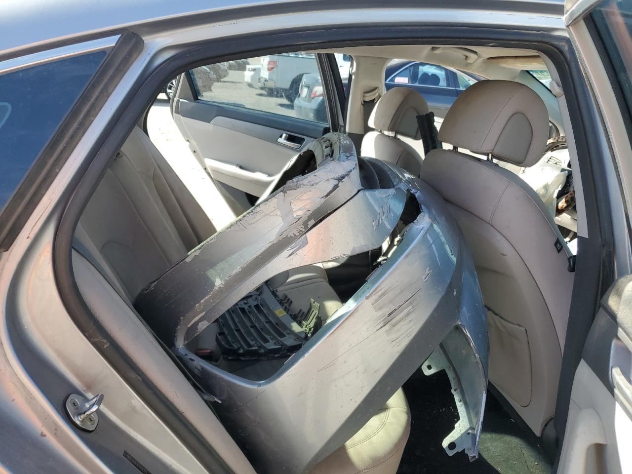 2015 Hyundai Sonata - Image 11