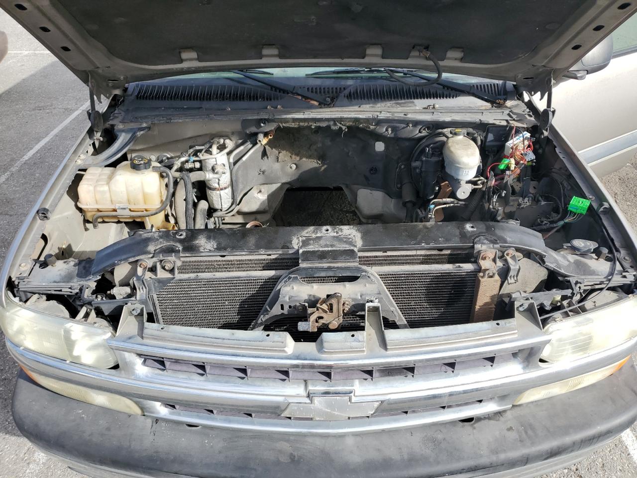 2003 Chevrolet Suburban C1500 VIN: 1GNEC16T33J126329 Lot: 47325335