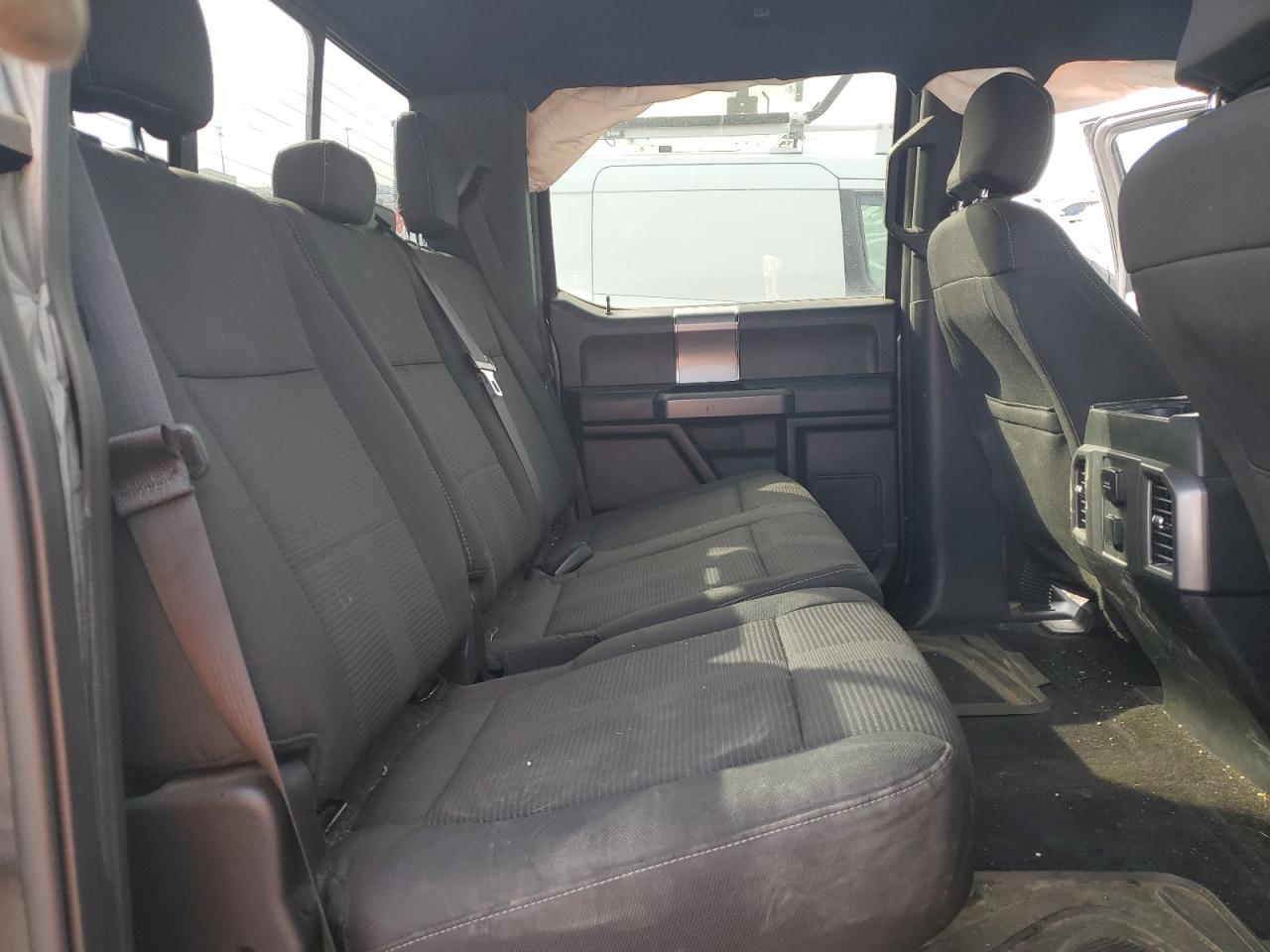 2015 Ford F-150 - Image 10