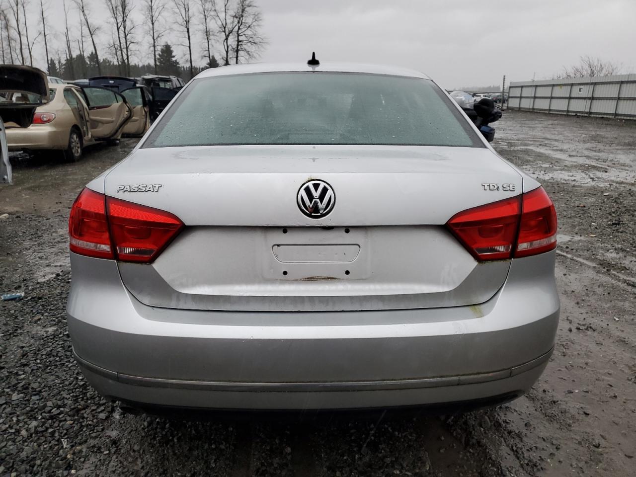 2014 Volkswagen Passat - Image 6