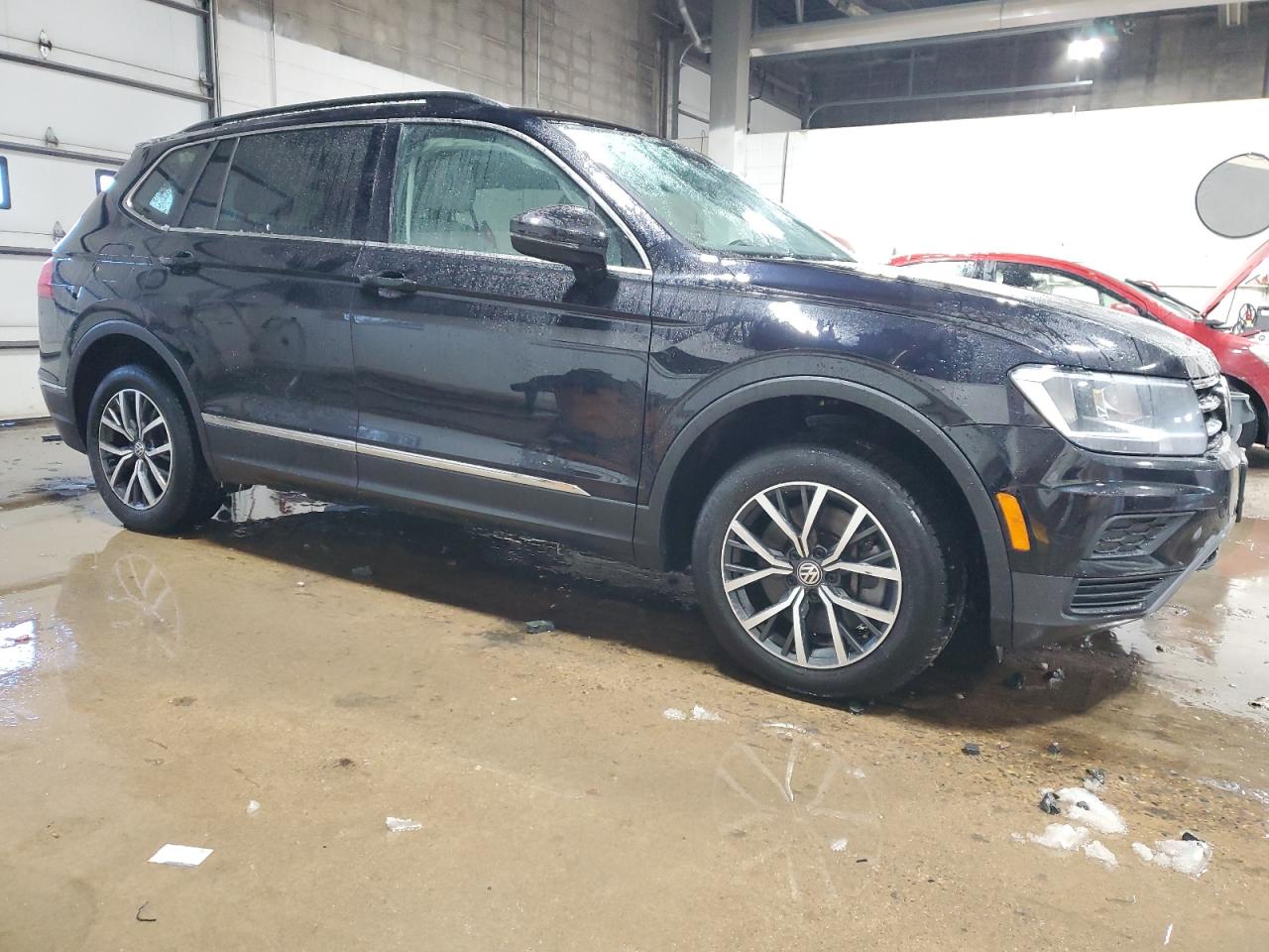 2018 Volkswagen Tiguan - Image 4