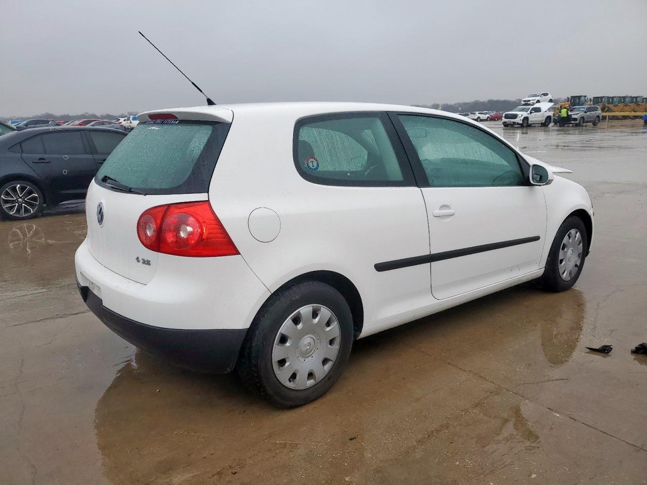 2009 Volkswagen Golf - Image 3